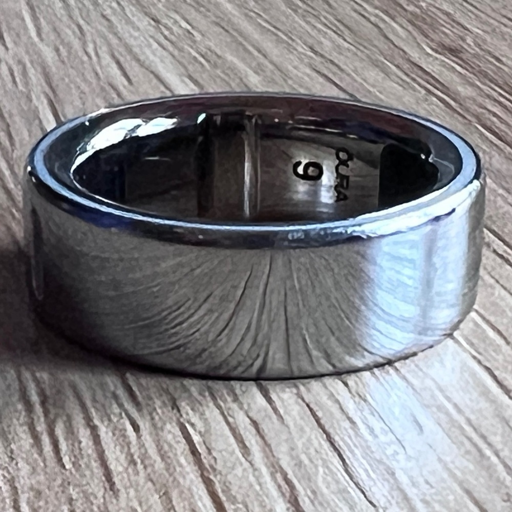 Oura Ring 4 - like NEW